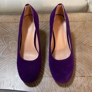 PRETTY IN PURPLE HEELS Peijely BRAND NEVER WORN SIZE 8